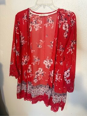 Rewind Red Floral Lace-Edge Kimono size large